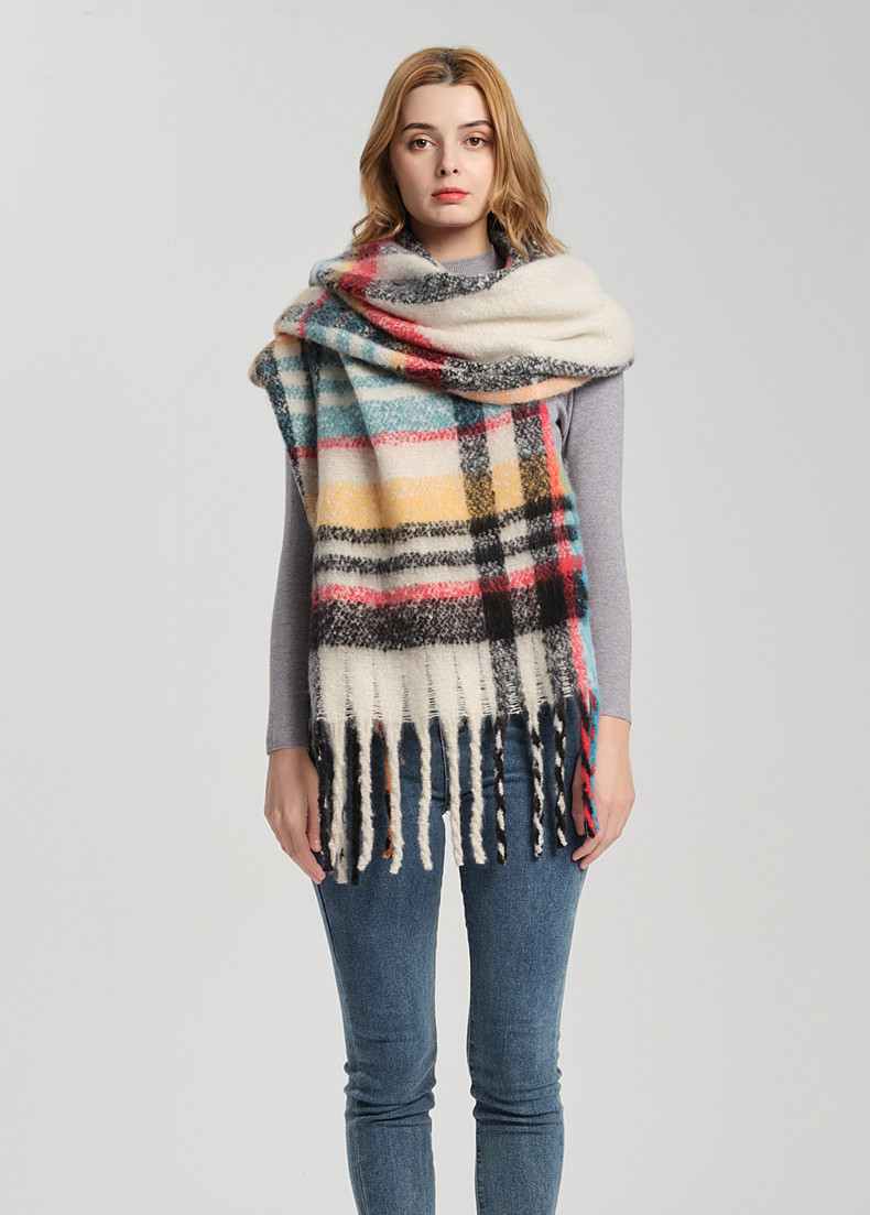 Unisex Schal mit grobem Fransenkaro_voghion.com