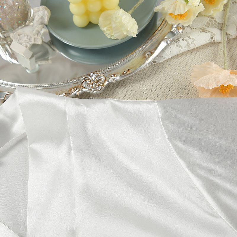 Elegante set da notte con finiture in raso e piume - Lussuosa vestaglia e camicia da notte bianche, poliestere traspirante, abbigliamento da casa e da hotel, comfort per tutte le stagioni_voghion.com