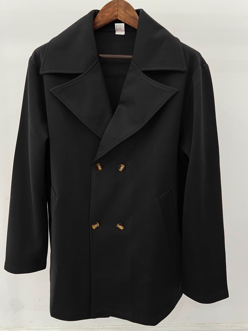 2024. gada rudens/ziemas kompozītmateriāla vīriešu mētelis vidēja garuma divrindu piegriezuma vējjaka ar pogām un atveramu apkakli_voghion.com