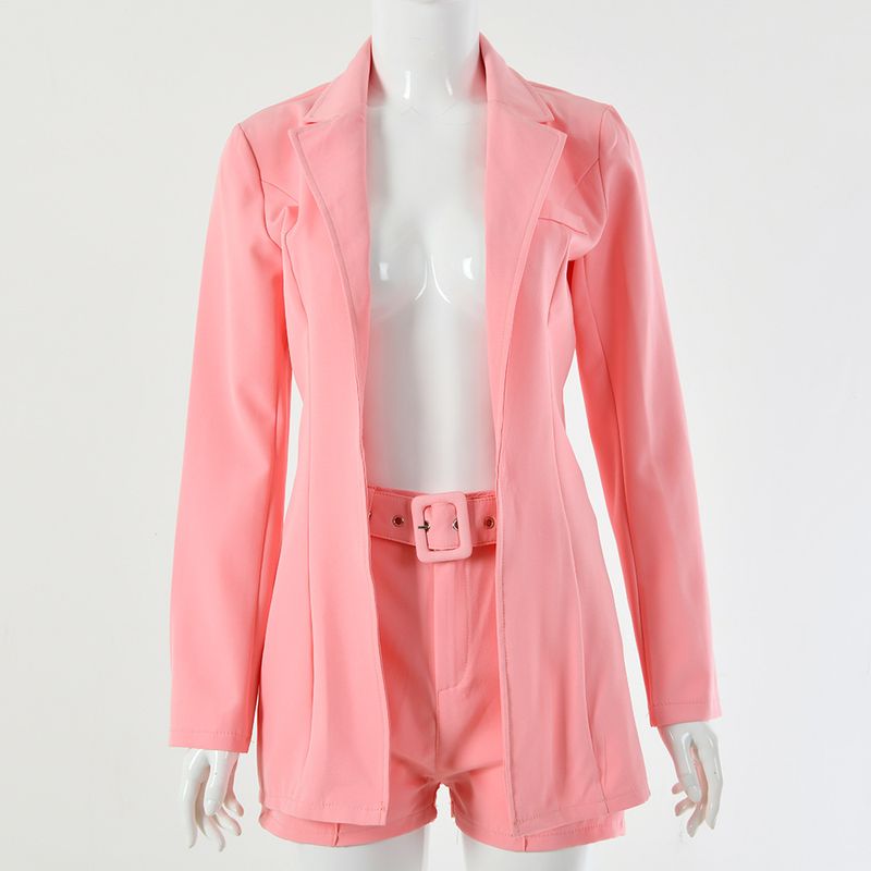 Completo due pezzi casual da donna autunno inverno 2025, con pantaloncini aderenti a vita alta e ampio, per donna_voghion.com