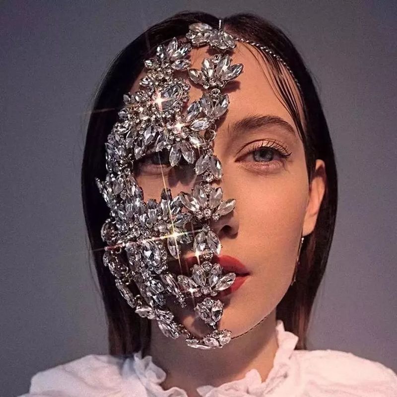Ins blogger's exaggerated fashion rhinestone half face Halloween dance accessory mask_voghion.com