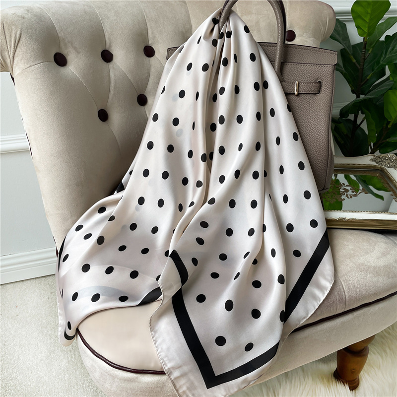 Sciarpa coreana a pois con onda di moda Sciarpa quadrata in seta imitazione da donna 90 cm Scialle con protezione solare da viaggio Autunno e_voghion.com