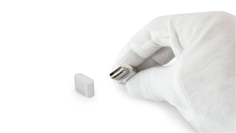 Modern Steel Memory Card Reader Works Seamlessly on Mac & PC_voghion.com