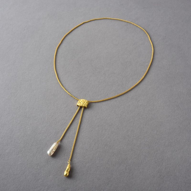 Collier élégant et minimaliste avec pendentif en perles réglables, chaîne en laiton plaqué or 18 carats avec fermeture coulissante, collier minimaliste unique avec pendentif en perles_voghion.com