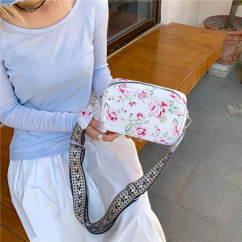 High-end camera voor vrouwen 2025 Nieuwe lente zomer brede band enkele schouder crossbody stijlvolle mode kleine vierkante tas_voghion.com