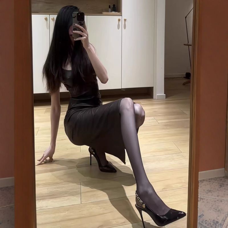 2024 New Patent Leather Chain Elegant Sexy Black Pointed Toe Stiletto French Style High Heels Women's Closed-Toe Sandals_voghion.com