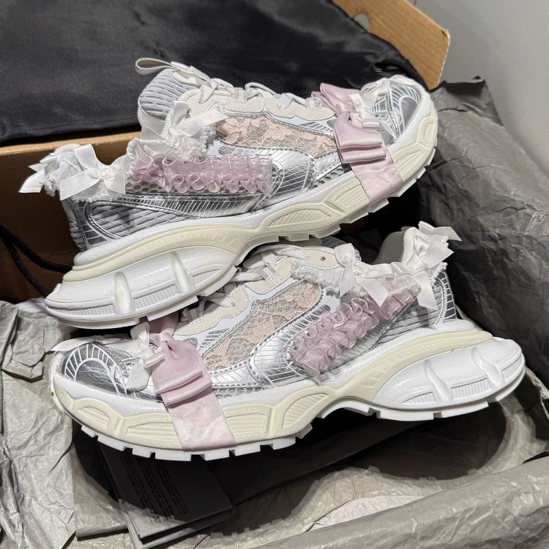 Paris Lace Bow Dad Shoes For Women 2025 New Versatile Vintage Thick Sole Height-Increasing Casual Sneakers_voghion.com
