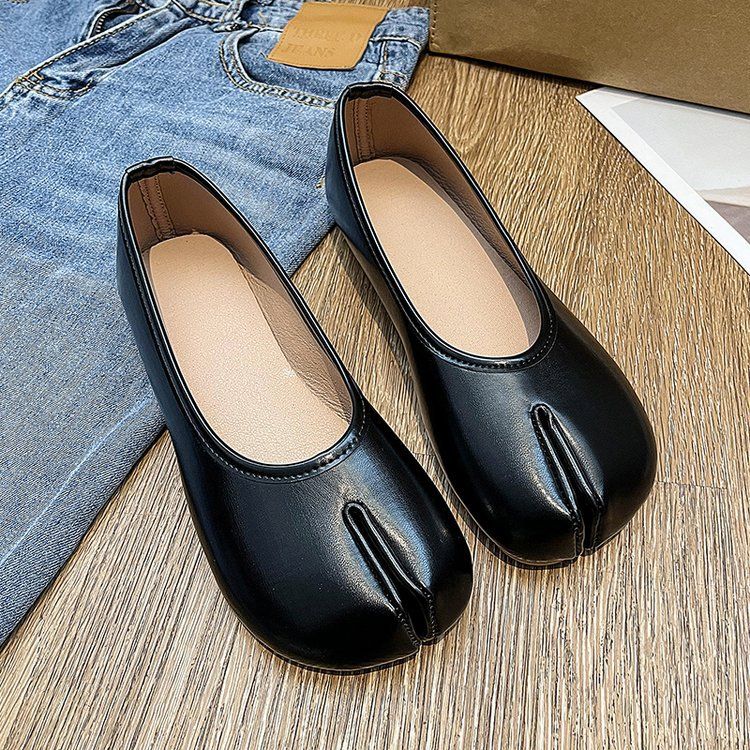 Pig Trotter Split Toe Women's Internet Celebrity Flat 2025 Spring New Lazy Soft Leather Single Autumn Shoes Large Size_voghion.com