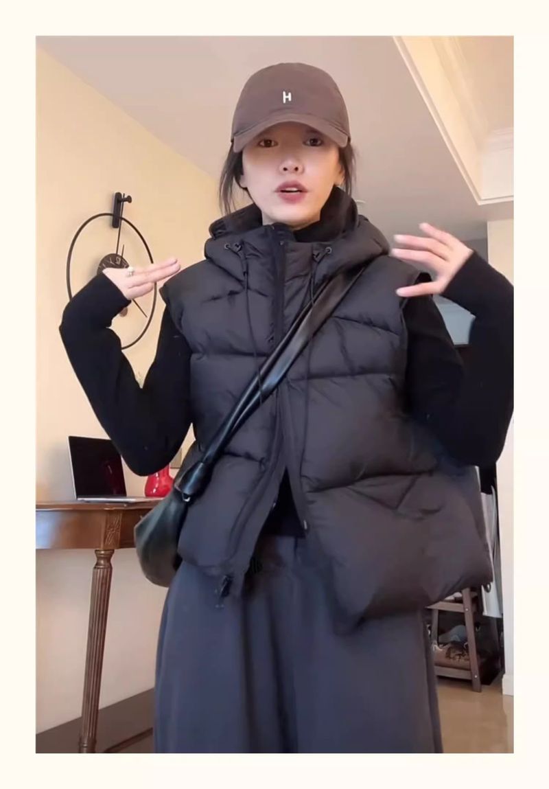 Kort wit eendendons vest met capuchon voor dames, winter 2024, nieuw, losvallend, hoogwaardig, slankmakend, petite vest_voghion.com