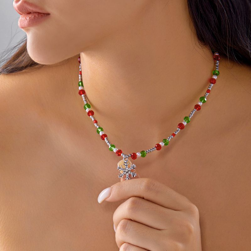 "Red Green Christmas Necklace | Christmas Tree & Snowflake Pendants | Rice Bead Color Blocking | Clavicle Chain | Tarnish-Resistant Alloy | Festive Ho_voghion.com