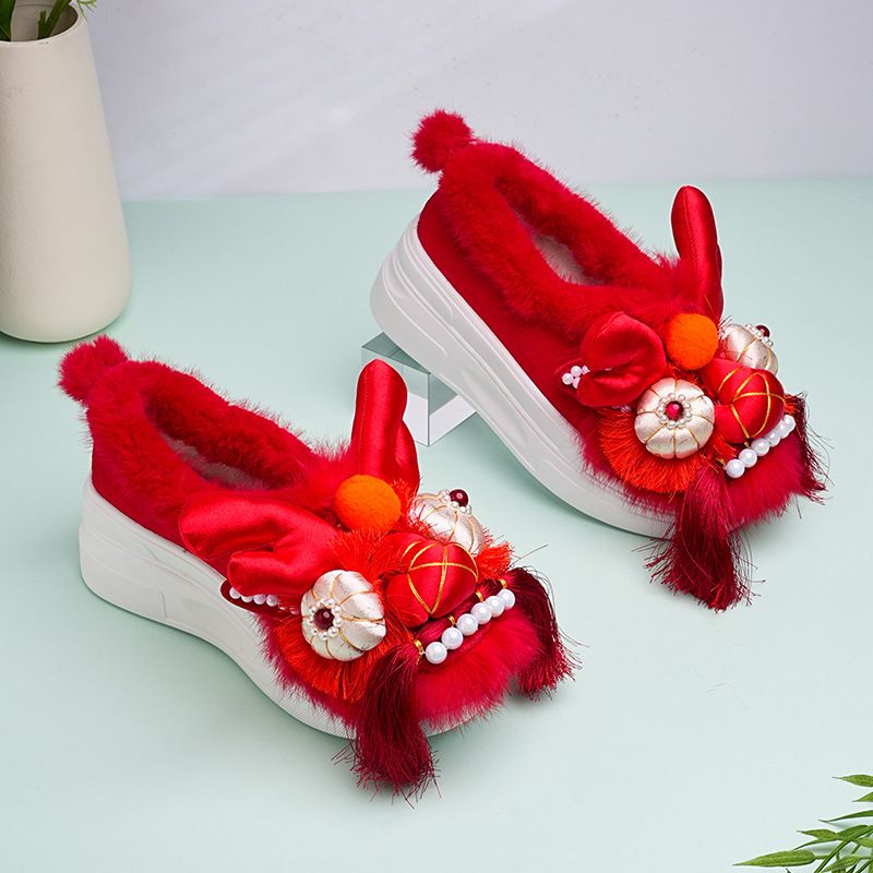 ShoeGlobe Schuhe mit dicker Sohle und Drachenkopf für Erwachsene, höhenverstärkende Retro-Hanfu-Schuhe, handgefertigt im nationalen Trend, bestickt, flauschig_voghion.com