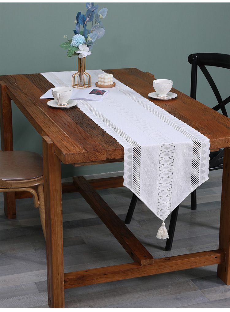Luxuriöser Tischläufer aus Spitze – Eleganter weißer Überzug für Esstisch, Couchtisch und TV-Ständer (150 x 40 cm, staubdicht, skandinavischer Stil)_voghion.com