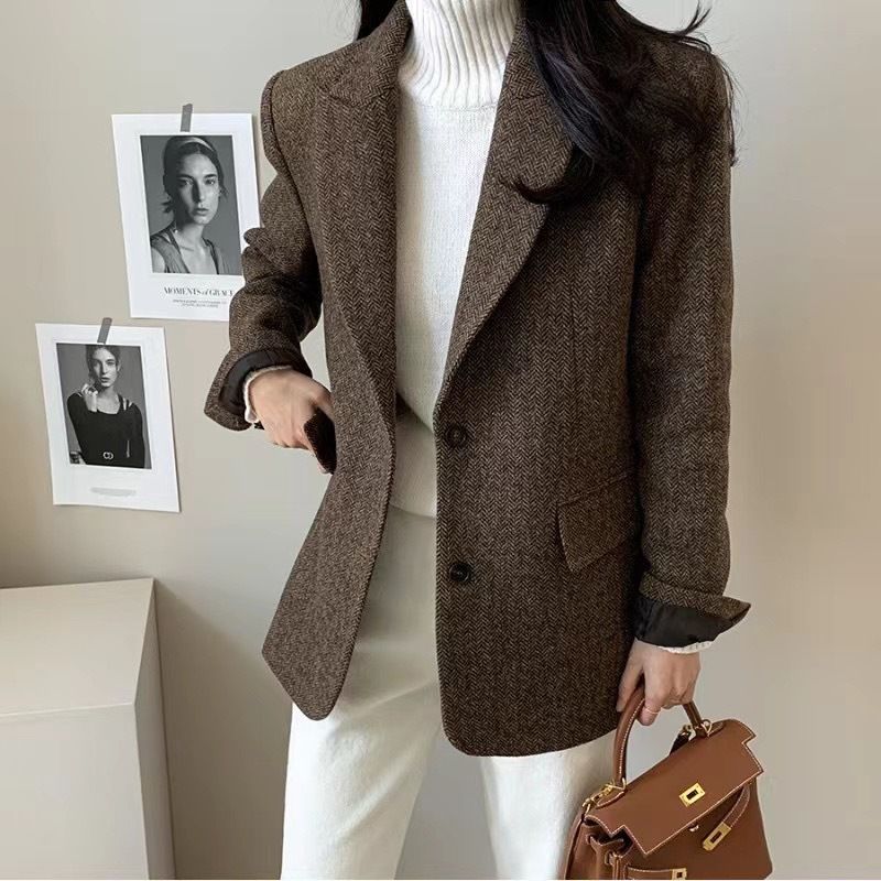 Koreanischer schicker Kurzmantel im Hepburn-Stil für Damen, britischer Maillard-Anzug-Wollmantel für Herbst und Winter 2024_voghion.com