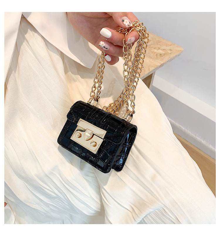Ins net red high-end fashion niche design mini chain Messenger bag female Korean version foreign style all-match single shoulder bag_voghion.com