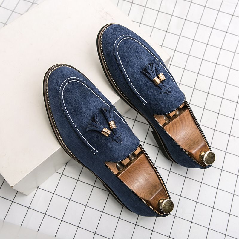 Geeignet für alle Jahreszeiten 2025 Herbst Winter Neue Herren Low-Top Britische Quaste Koreanische Mode Casual Lederschuhe Große Größe Jugend_voghion.com