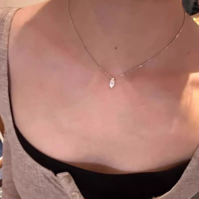 Koreanische Version Exquisite Pferdeauge Diamant Zirkon Halskette Für Frauen Minimalistischen Kalten Stil Modische Licht Luxus_voghion.com