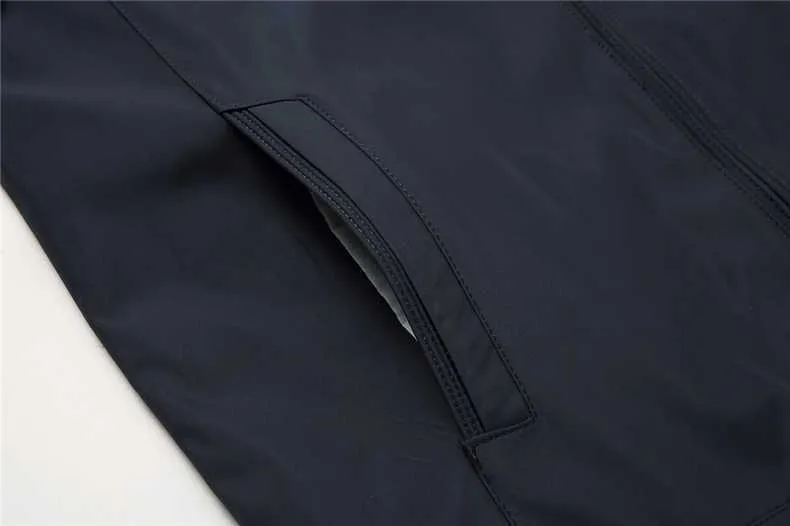 Männer Jacken Frühling Herbst 2022 Mittleren Alters Business Casual Dünne Mantel Männer Stehen Kragen Winddicht Zipper Vater Varsity_voghion.com