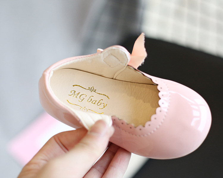 Mother&Kids Scarpe piccole in pelle per bambine Scarpe con fiocco in pelle brillante per bambine Scarpe da ballo per palcoscenico e asilo_voghion.com