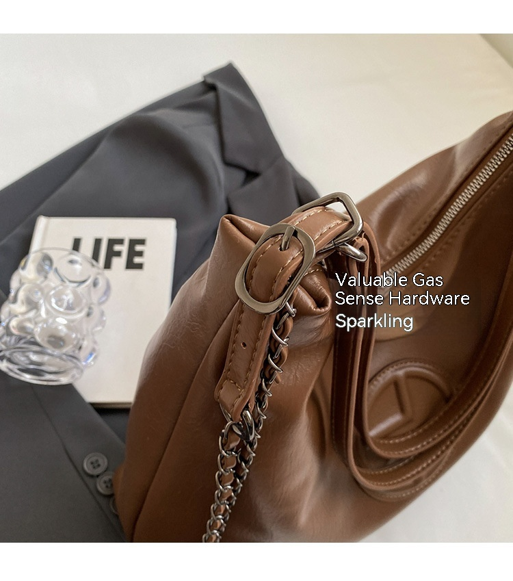 2024 Light Luxury Creative Women's New Cool And Trendy Saddle Bag Fashion Large Capacity Shoulder Bag Solid Color Handbag_voghion.com