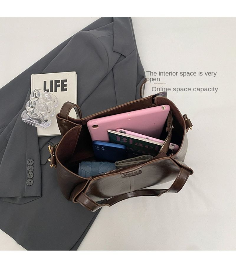 Tote per pendolari retrò di grande capacità in Europa e negli Stati Uniti 2023 nuova tracolla a tracolla con tracolla larga con texture a mano_voghion.com