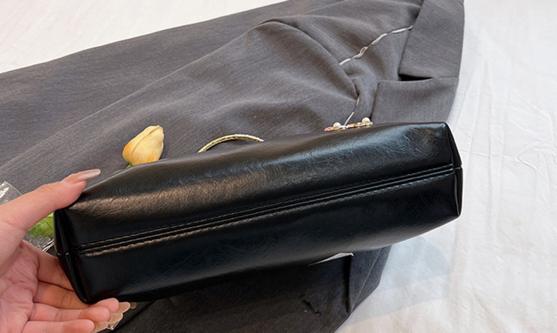 Women's 2023 New Gold Mouth Bag Trendy Fashion Chain One Shoulder Handbag Dinner Bag_voghion.com