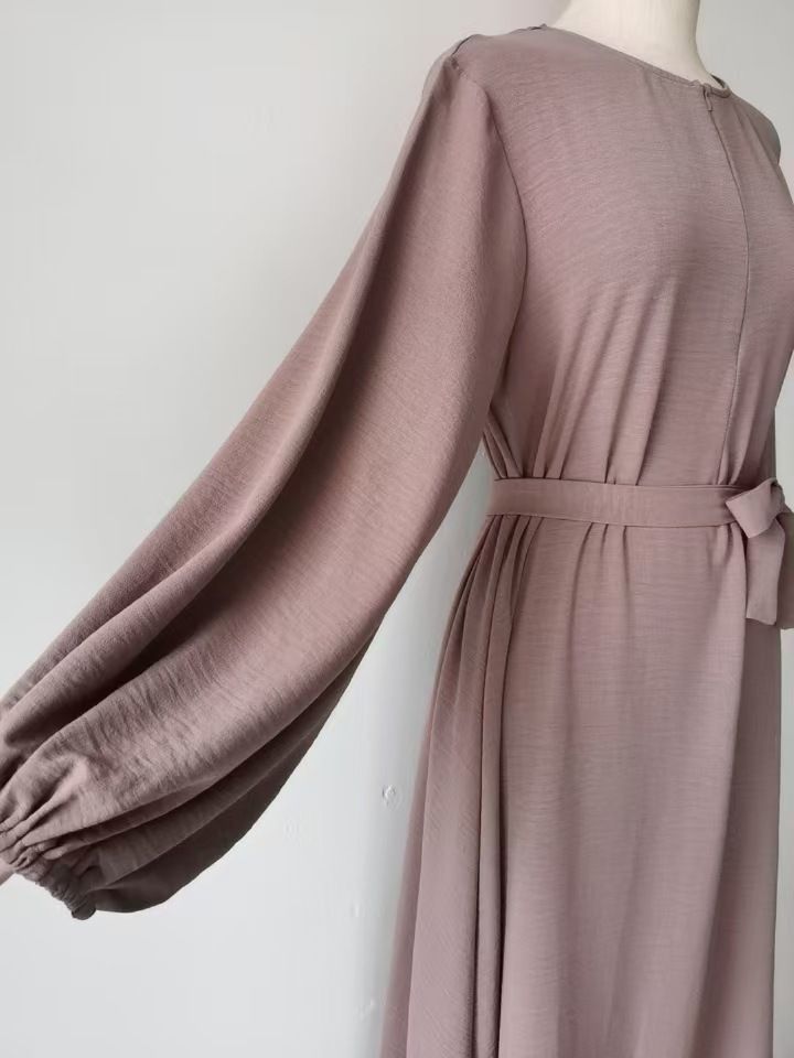 Turkish-Style Sweetheart Neckline Dress - Floral Embroidery & Cuffed Sleeves (Modest Middle Eastern Gown For Dubai Occasions Breathable Linen Blend)_voghion.com