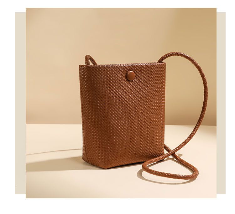 Nuova borsa intrecciata per la primavera e l'estate 2025_voghion.com