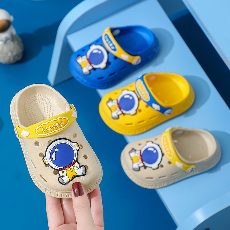 2025 Neue Kindersandalen für Jungen und Mädchen im Alter von 2–6 Jahren, süße Cartoon-Anti-Rutsch-Zehenlochschuhe für Kleinkinder_voghion.com