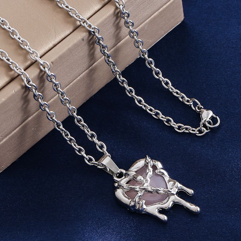 European And American Cute Fashion Personality Liquid Love Shape Pendant Exquisite Jewelry Hollow Crystal Inlaid Love Necklace_voghion.com