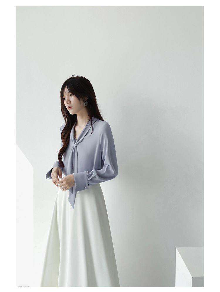 Design ispirato alle maniche lunghe per le donne nella primavera autunno 2024, con nuovo stile di colletto a nastro e sensazione di alta qualità,_voghion.com