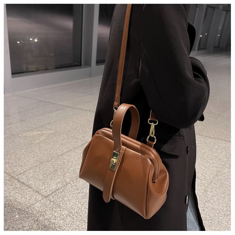 Luxuriöse Designer-Handtaschen, hochwertige, elegante Geldbörse für Damen, neue trendige, modische Nischen-Umhängetasche aus weichem Leder, vielseitig einsetzbar
_voghion.com