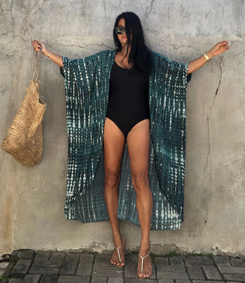 Dámské plážové bikiny s korektorem a batikovaným vzorem_voghion.com