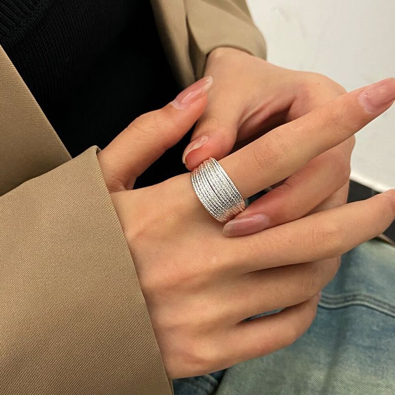 Orecchini a cerchio con texture spazzolata alla moda, a forma di C, in metallo, per donne, stile minimalista_voghion.com