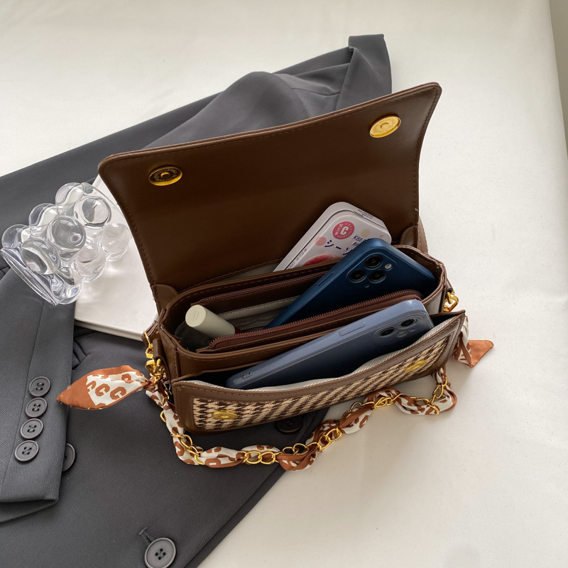 Beibei Shangpin 2023 Autumn/Winter New Unique Design Contrast Color Small Square Versatile Single Shoulder Oblique_voghion.com