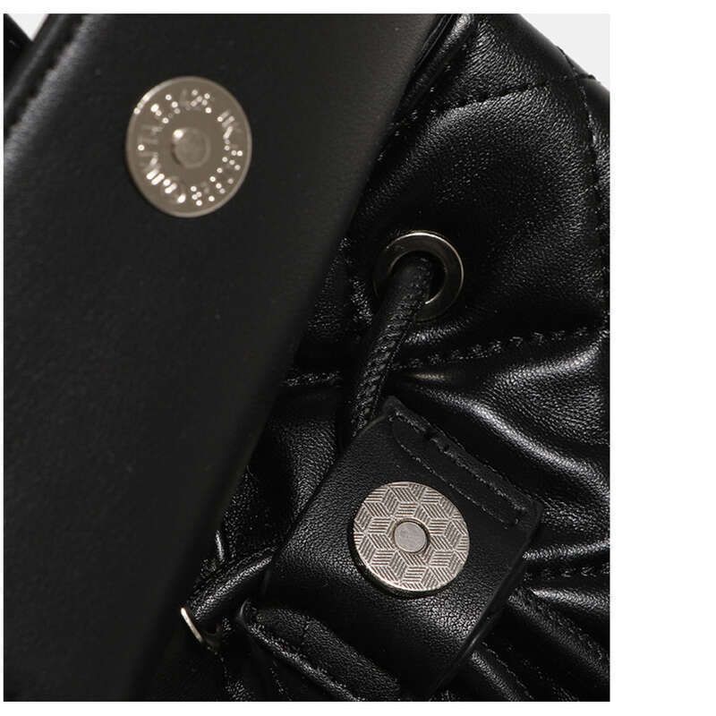 Borsa a tracolla da donna 2025, nuova primavera ed estate, design di nicchia, zaino morbido con catena, piccola e squisita, alla moda e versatile_voghion.com