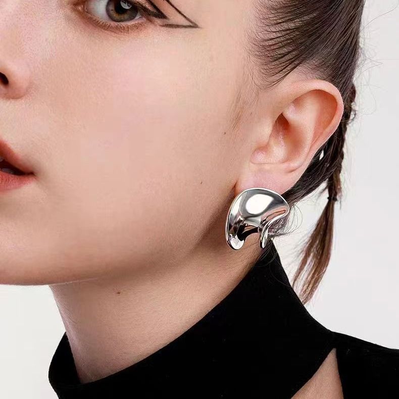 Unique Personality Design Metal Minimalist Spiral Exaggerated Fashion Versatile High-end Earrings For Women_voghion.com