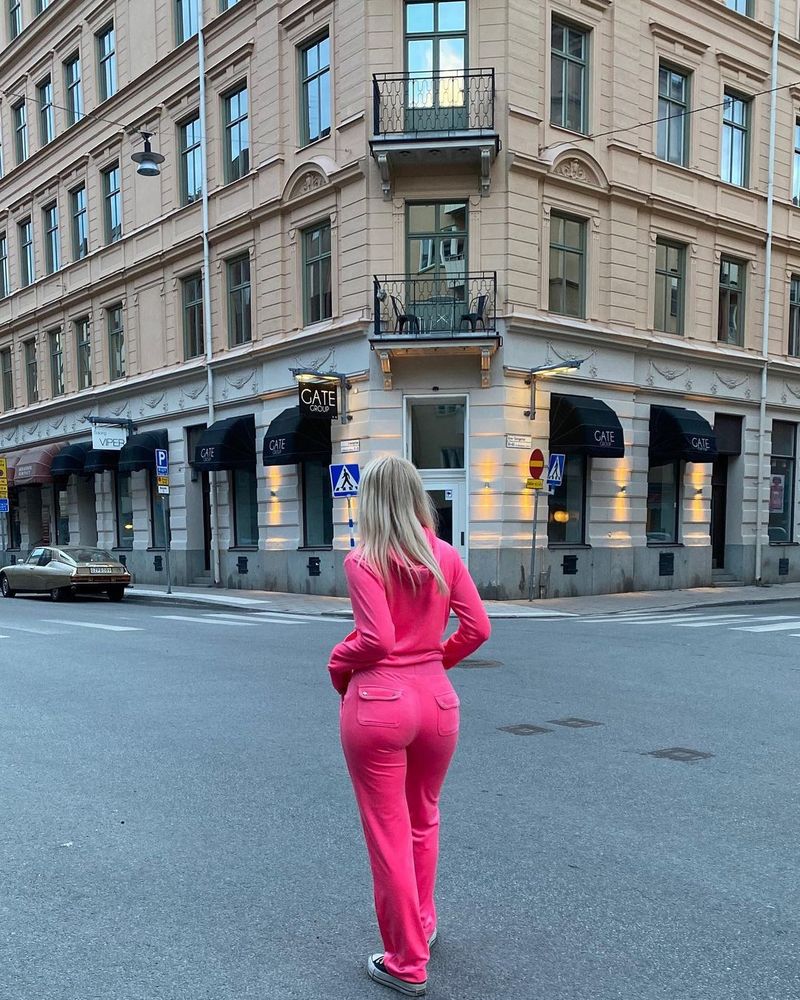 Samt-Trainingsanzug-Set für Damen – Jogginghose aus weichem Polyester und langärmliges Oberteil für Freizeitkleidung, Fitnessstudio, Lounge, Reisen – Schwarz/Hellblau/Pink/Rosa_voghion.com