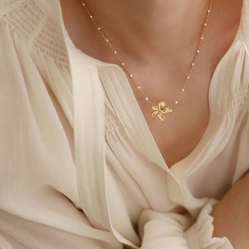 Bijeli perlični lanac s laticama privjesak od nehrđajućeg čelika šik ogrlica za žene modni zlatni privjesci nakit bijoux femme_voghion.com