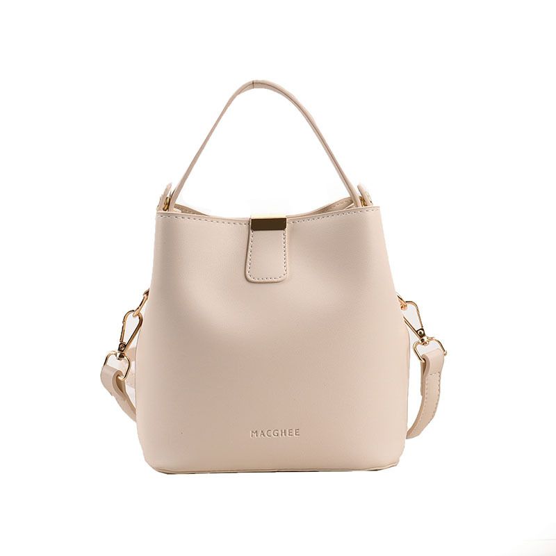 Borsa a tracolla singola con tracolla, design di nicchia elegante, stile celebrità di Internet, primavera estate 2025 da donna_voghion.com