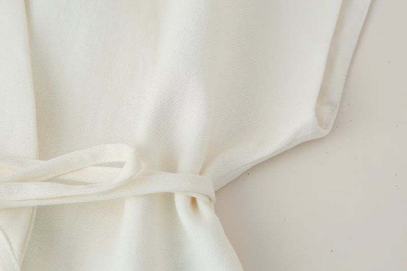 Abbigliamento da donna alla moda e versatile, gilet doppiopetto in misto lino con pantaloni a pieghe_voghion.com