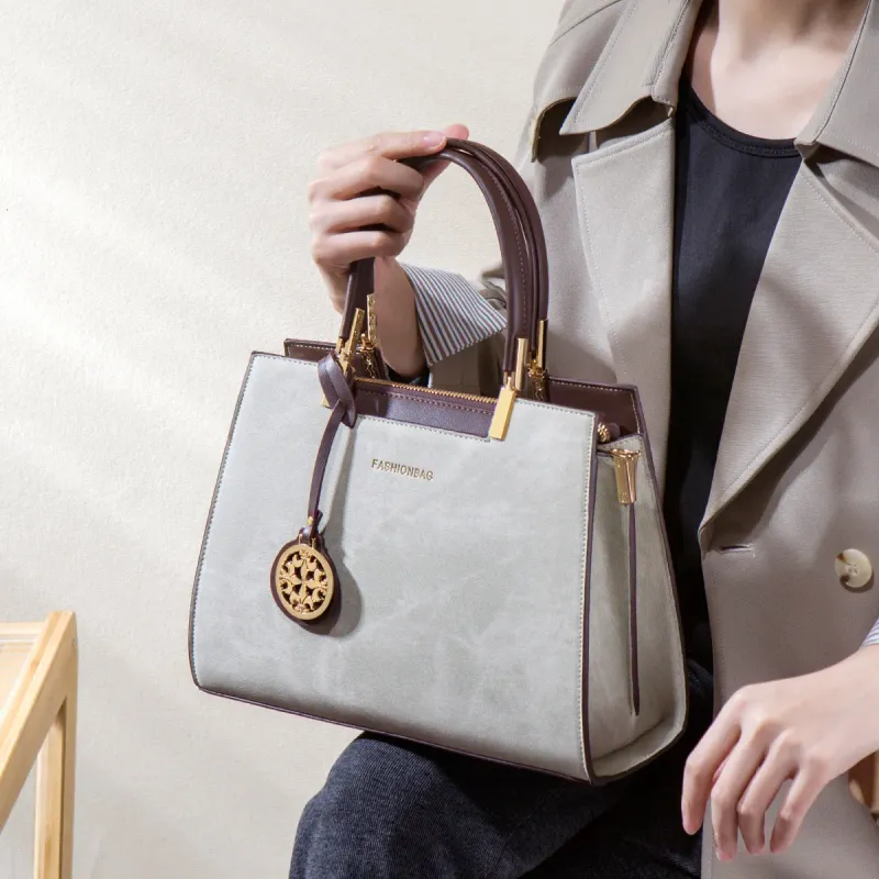 Free Shipping 2025 Summer New Handbag Niche Design High-end Feel For Middle-aged Women Large Capacity Shoulder Luxury_voghion.com