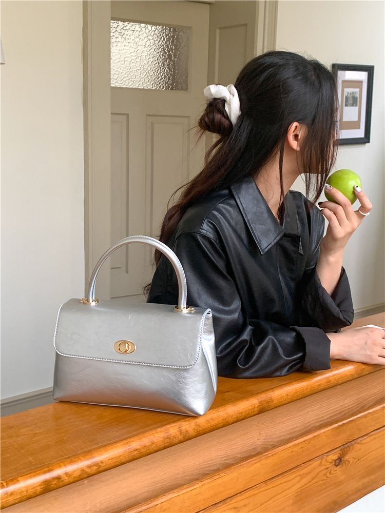 Borsa a tracolla con patta a forma di nicchia, moda di alta gamma, stile minimalista e compatto_voghion.com