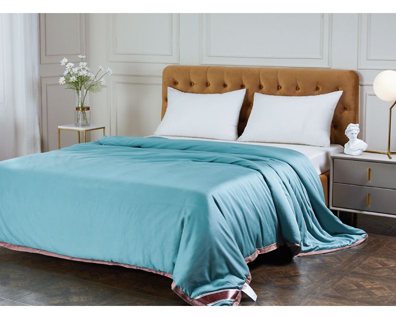 Silky Cooling Summer Blanket - Double-Sided Ice Silk Fabric (Machine Washable Lightweight & Breathable Queen/King Size Instant Cooling For AC Rooms)_voghion.com