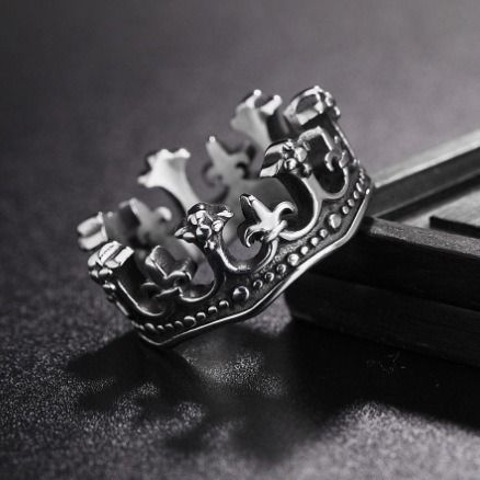 Anello unisex in titanio e acciaio con corona romana antica_voghion.com