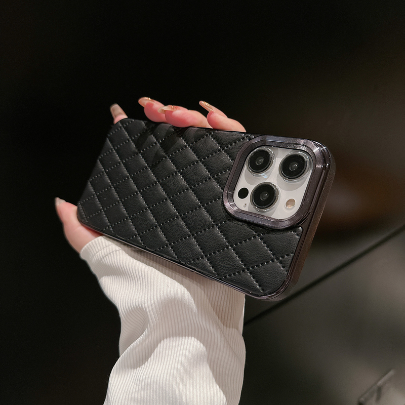 Side bag electroplating small fragrance suitable for iPhone15 Apple 14promax mobile phone case rhombus leather pattern 13_voghion.com