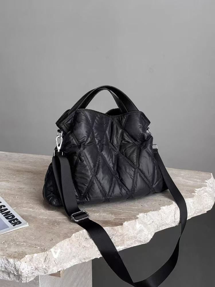 Borsa a mano imbottita in piuma, semplice, tinta unita, in cotone, da donna, modello Dia Space 2025_voghion.com