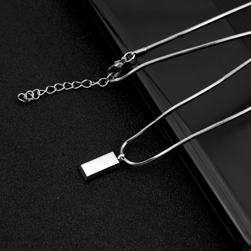 Titanium steel small silver brick pendant, bone non fading, light luxury, simple and neutral style, exquisite snake_voghion.com