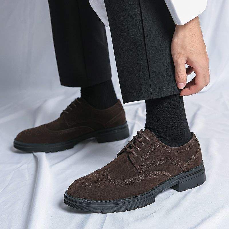 Euro Step Youth Carved Suede Herren Brogue Pointed Casual British Style Single Korean Version Kleine Lederschuhe_voghion.com
