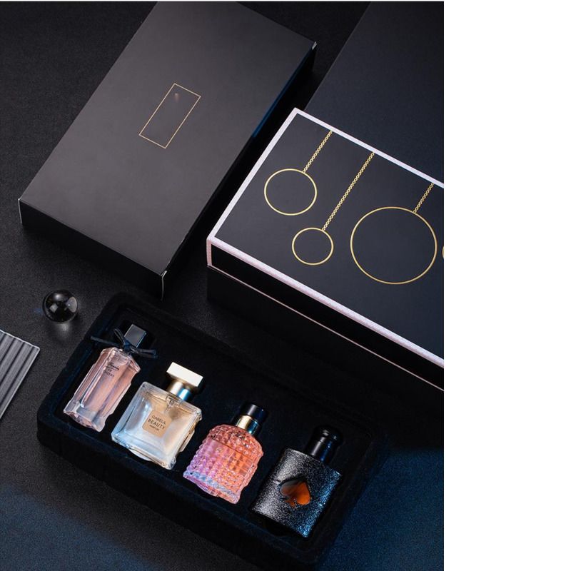 Nowe gorące perfumy Flower Story Pudełko na prezent Perfumy damskie Czteroczęściowy zestaw Perfumy hurtowo Trwały zapach Polecam Perfumy z czarnej kawy Lady_voghion.com