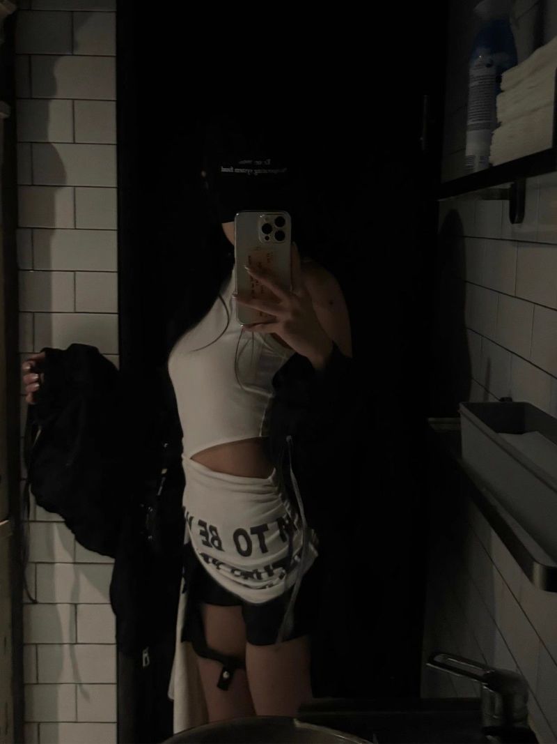 American Style Spicy Girl Letter Print Deconstructed Tank For Women Summer Design Irregular Hollow Slim Fit Base Shirt_voghion.com